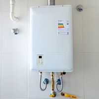 Manutenção de aquecedor a gás